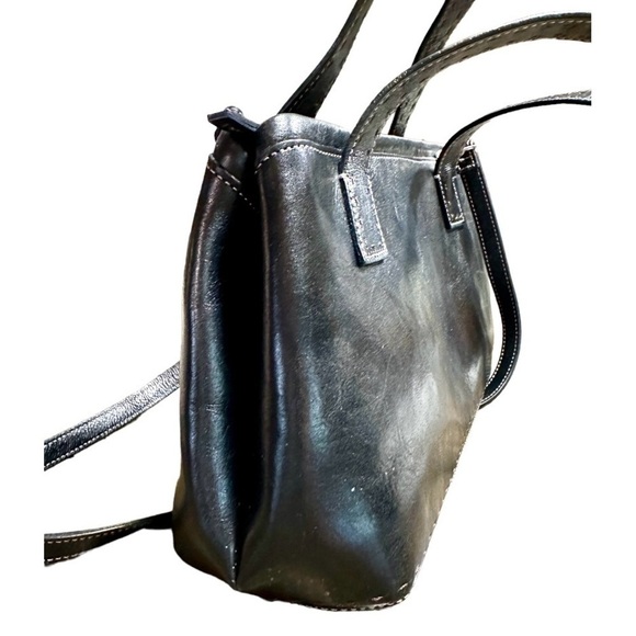 FOSSIL, BLACK LEATHER BAG/SHOULDER BAG. TOPSTITCH DETAIL, BOTTOM STUDS. - Picture 7 of 8